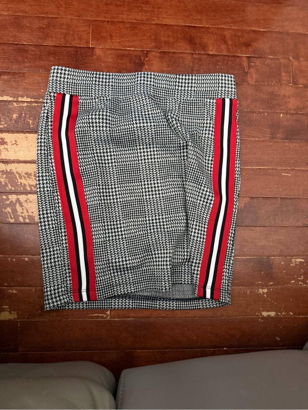 Ultra Flirt Black & White Houndstooth Pencil Skirt with Red Stripe Trim